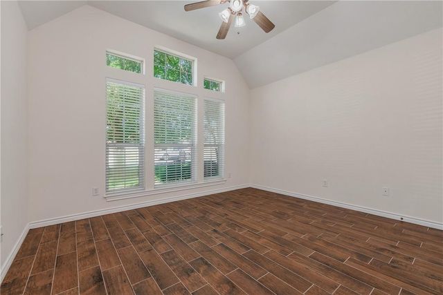 3743 Essen Loop, College Station, TX 77845