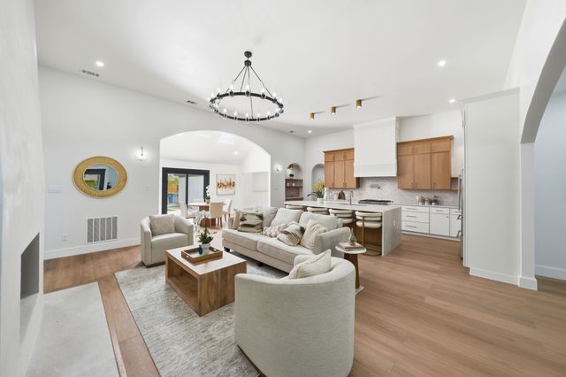 7130 Debbe Drive, Dallas, TX 75252