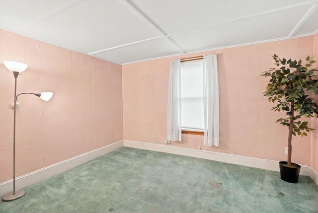 8 Ord St, Salem, MA 01970