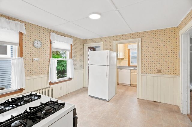 8 Ord St, Salem, MA 01970