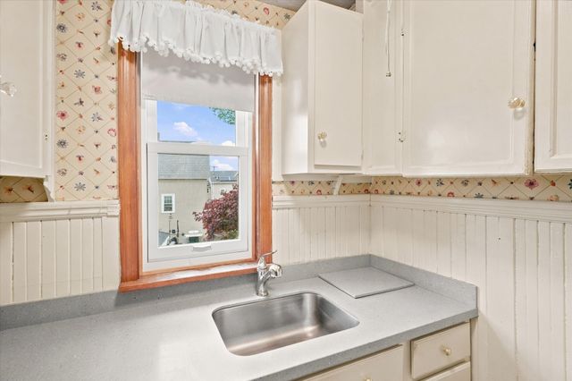 8 Ord St, Salem, MA 01970