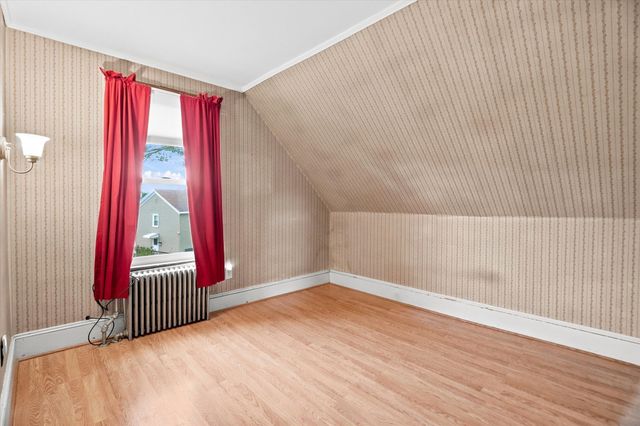 8 Ord St, Salem, MA 01970