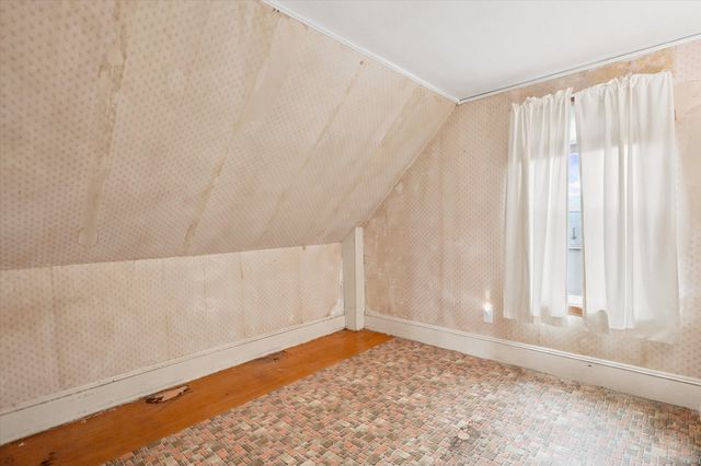 8 Ord St, Salem, MA 01970