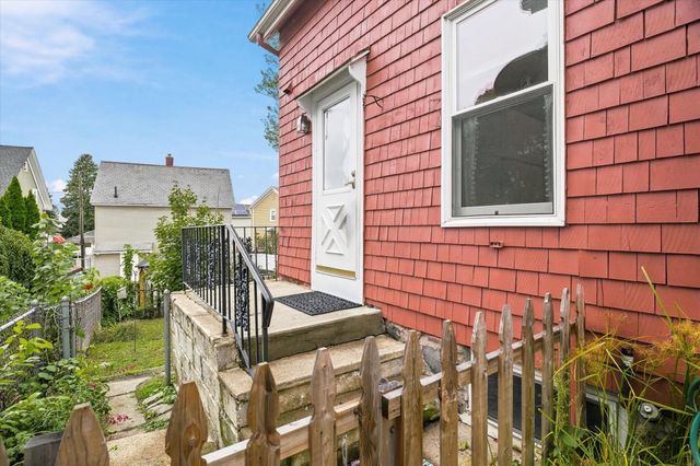 8 Ord St, Salem, MA 01970