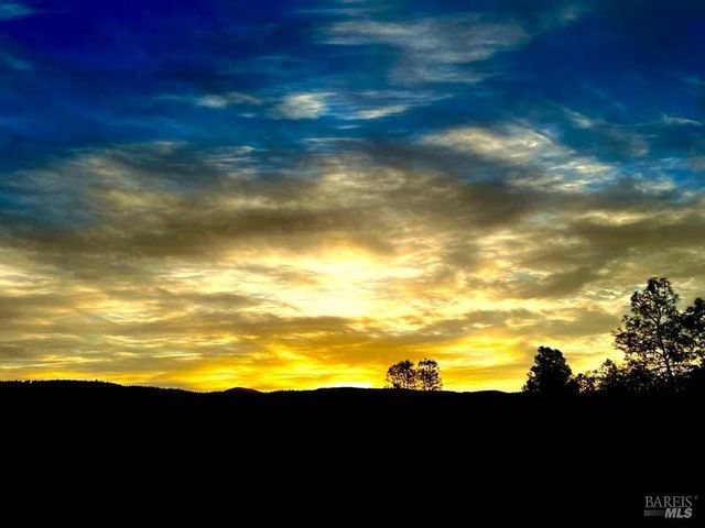 10225 Kelsey Creek Dr, Kelseyville, CA 95451