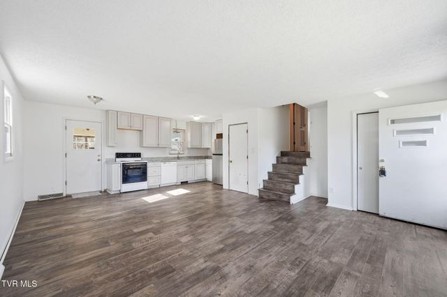 2610 Austin Village Boulevard, Johnson City, TN 37601