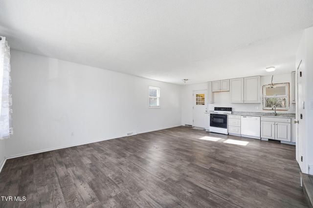 2610 Austin Village Boulevard, Johnson City, TN 37601