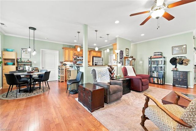 214 S 2nd ST C, Hampton, VA 23664