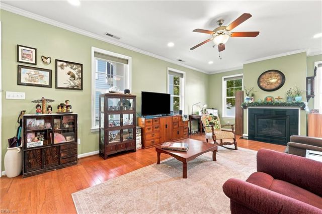 214 S 2nd ST C, Hampton, VA 23664