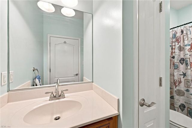 214 S 2nd ST C, Hampton, VA 23664