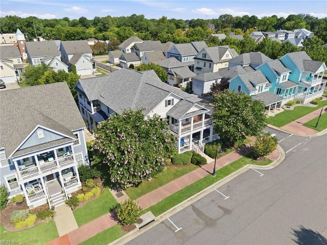 214 S 2nd ST C, Hampton, VA 23664