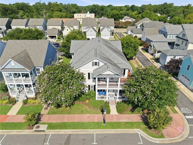 214 S 2nd ST C, Hampton, VA 23664
