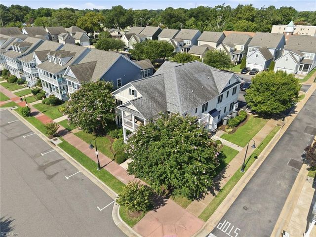 214 S 2nd ST C, Hampton, VA 23664