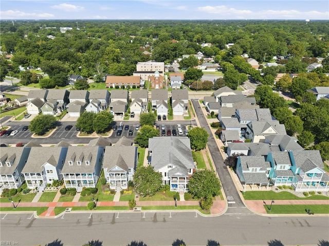 214 S 2nd ST C, Hampton, VA 23664