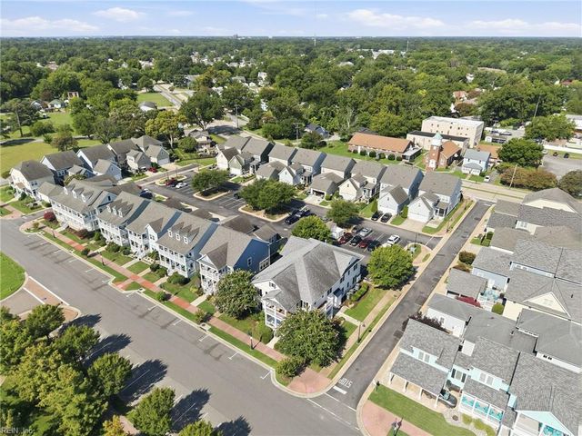 214 S 2nd ST C, Hampton, VA 23664