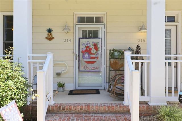 214 S 2nd ST C, Hampton, VA 23664