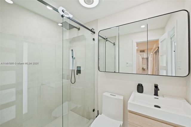 5021 SW 29th Ter, Dania Beach, FL 33312