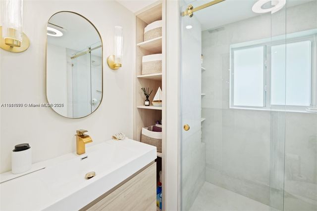 5021 SW 29th Ter, Dania Beach, FL 33312