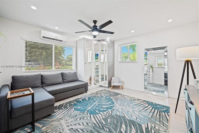 5021 SW 29th Ter, Dania Beach, FL 33312