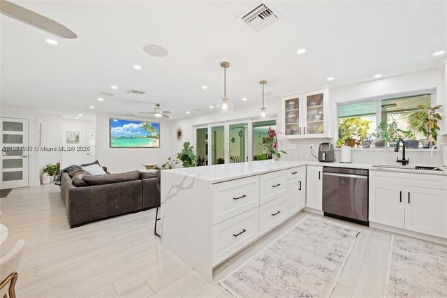 5021 SW 29th Ter, Dania Beach, FL 33312