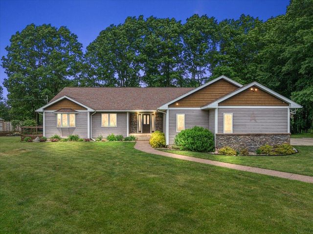 805 W Moore Road, Ashland Twp, MI 49327