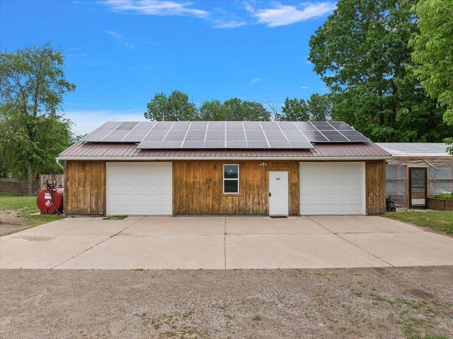 805 W Moore Road, Ashland Twp, MI 49327