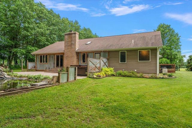 805 W Moore Road, Ashland Twp, MI 49327