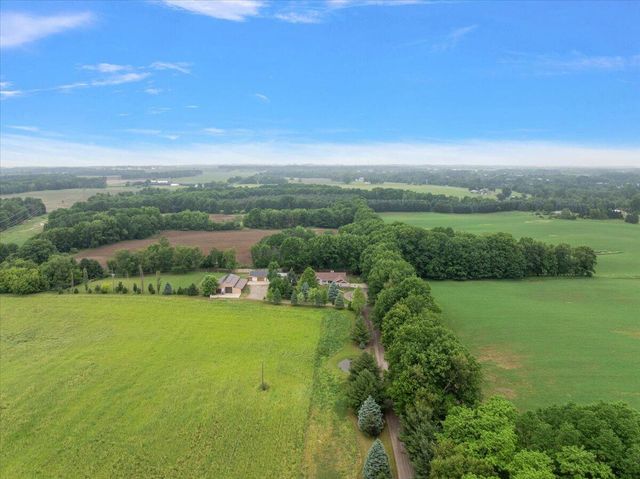 805 W Moore Road, Ashland Twp, MI 49327