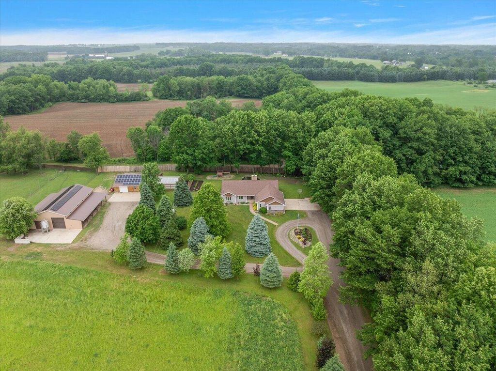 805 W Moore Road, Ashland Twp, MI 49327
