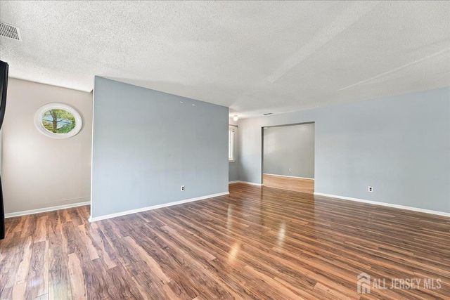 34 Foxtail Lane, South Brunswick, NJ 08852