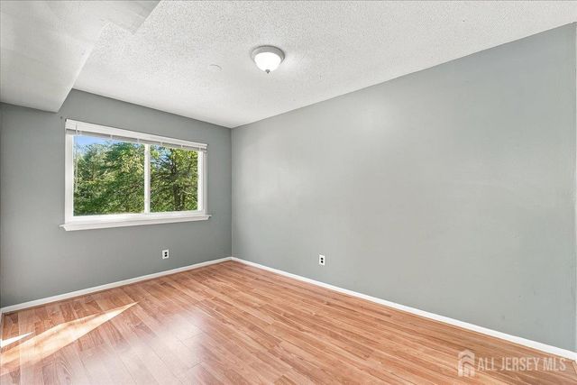 34 Foxtail Lane, South Brunswick, NJ 08852