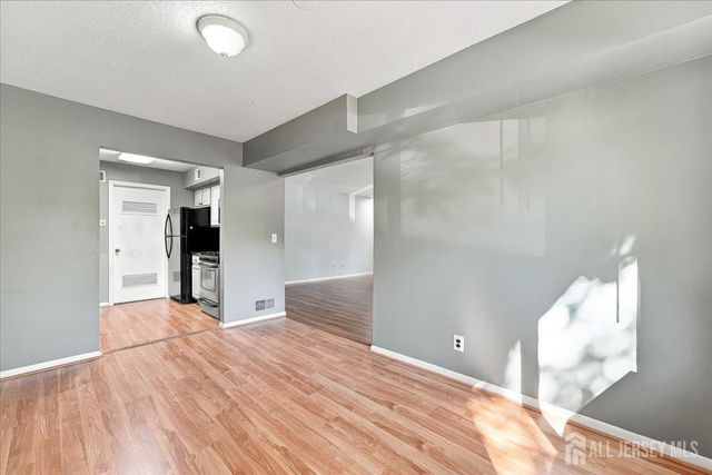 34 Foxtail Lane, South Brunswick, NJ 08852