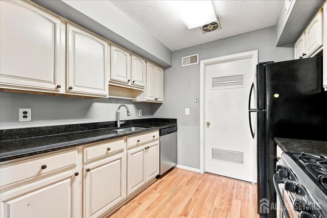 34 Foxtail Lane, South Brunswick, NJ 08852