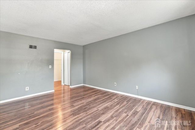 34 Foxtail Lane, South Brunswick, NJ 08852