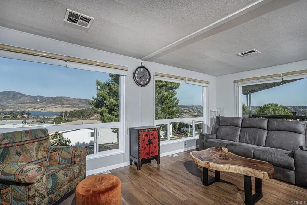 275 S Worthington SPC 52, Spring Valley, CA 91977