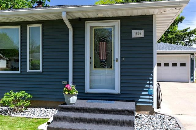 1609 Drury Avenue, Eau Claire, WI 54703