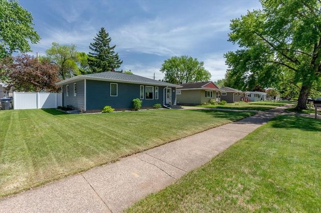 1609 Drury Avenue, Eau Claire, WI 54703