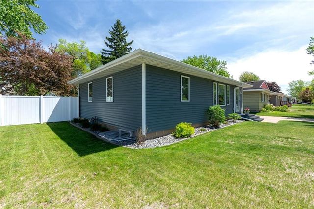 1609 Drury Avenue, Eau Claire, WI 54703