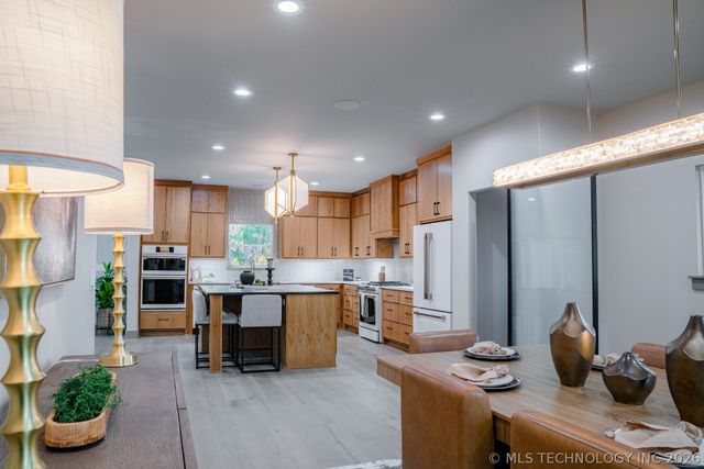 4929 S Columbia Avenue, Tulsa, OK 74105