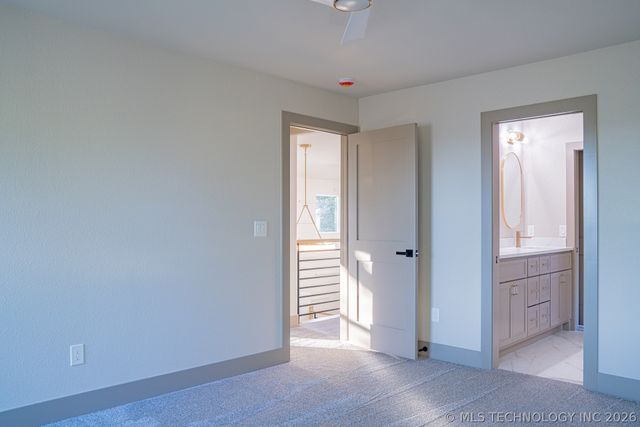 4929 S Columbia Avenue, Tulsa, OK 74105