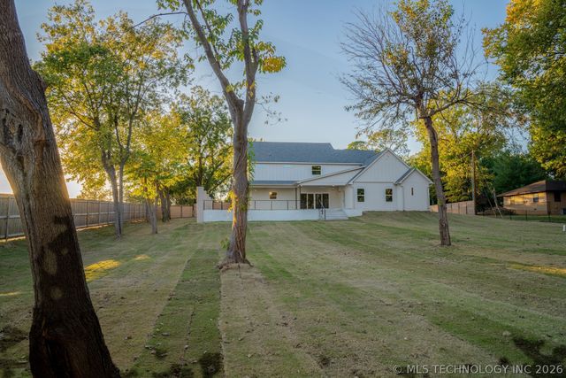 4929 S Columbia Avenue, Tulsa, OK 74105