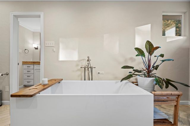 7050 Orchid Lane, Dallas, TX 75230