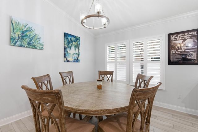 271 Lost Lake Dr, St Augustine, FL 32086