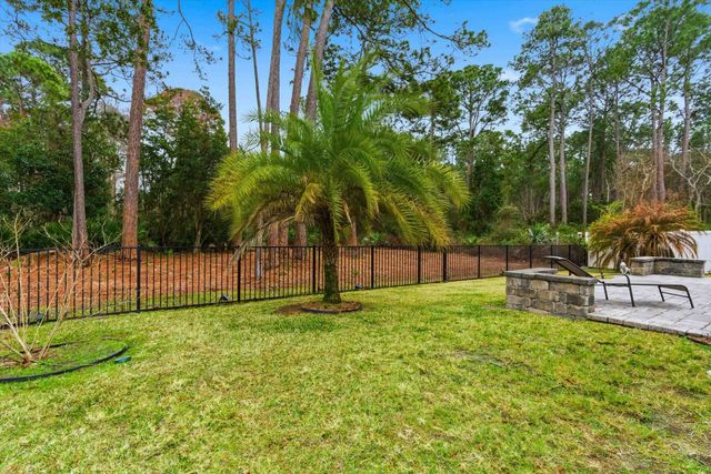 271 Lost Lake Dr, St Augustine, FL 32086