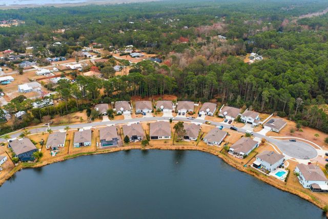 271 Lost Lake Dr, St Augustine, FL 32086