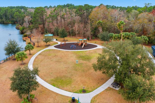 271 Lost Lake Dr, St Augustine, FL 32086