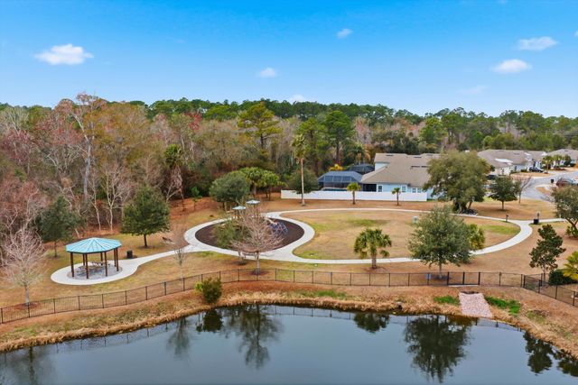 271 Lost Lake Dr, St Augustine, FL 32086