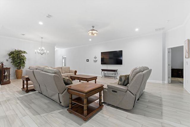 271 Lost Lake Dr, St Augustine, FL 32086