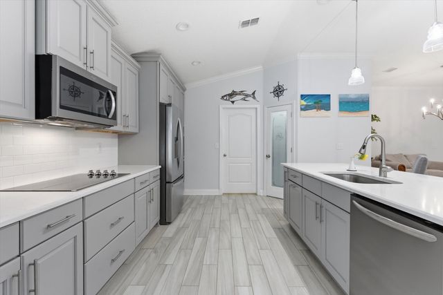 271 Lost Lake Dr, St Augustine, FL 32086