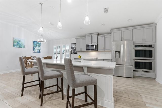 271 Lost Lake Dr, St Augustine, FL 32086